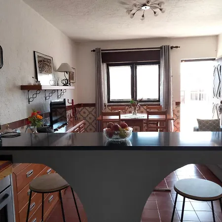 Apart, Santa Cruz, 2 Chambres, A 300m Apartment Silveira (Lisbon)